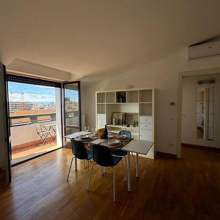 Appartamento Isola- Attico Con Balcone Milano Dış mekan fotoğraf