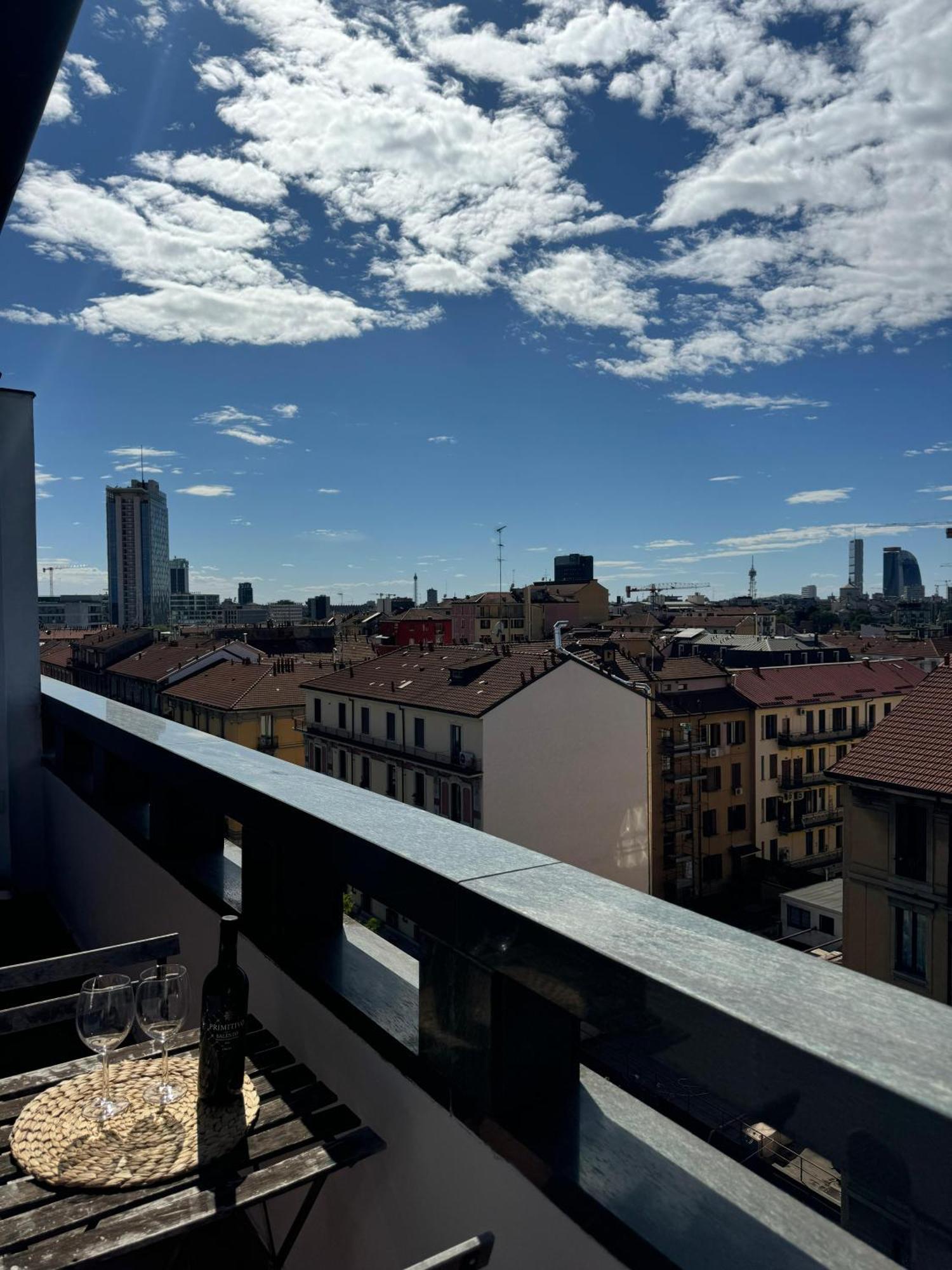 Appartamento Isola- Attico Con Balcone Milano Dış mekan fotoğraf