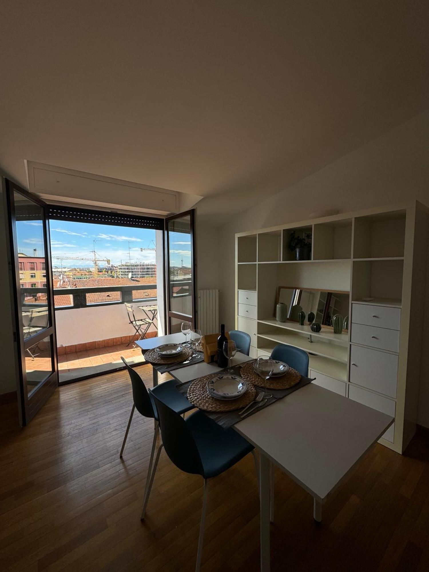 Appartamento Isola- Attico Con Balcone Milano Dış mekan fotoğraf